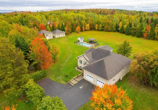 Maison à vendre - 220 Rue Thomas, Magog, J0B 2C0