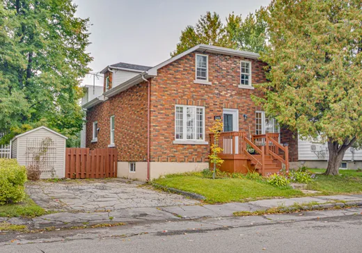 Two or more stories for sale - 248 Rue St-Jean-Baptiste, Valleyfield, J6T2A5