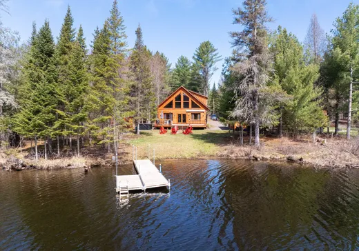 Two or more stories for sale - 131 Ch. Val-Nature, Val-des-Bois, J0X3C0