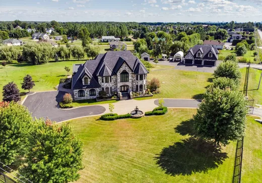 Two or more stories for sale - 208 Ch. Taché, Gatineau, J8V2N9