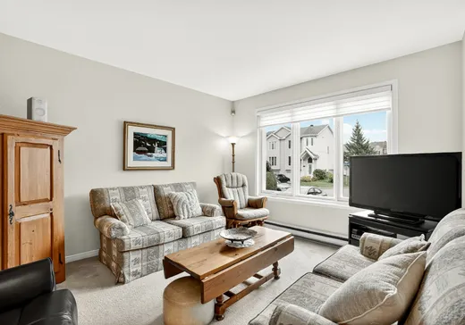 Maison à vendre - 2000 Rue des Becs-Scies, Laval (Sainte-Rose), H7L 5N6