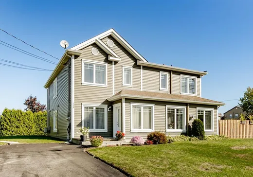Two or more stories for sale - 1529 Rue des Horizons, Magog, J1X0G6
