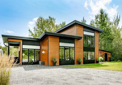 Two or more stories for sale - 70 Rue de la Grande-Coulée, Magog, J1X6Z6