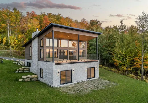 Bungalow à vendre - 16 Ch. des Montagnards, Mansonville, J0E1X0
