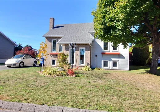 Maison à vendre - 210 Rue Alain, Rivière-du-Loup, G5R 5Z2