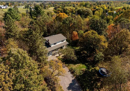 Fermette à vendre - 610 Rue Carey, Sainte-Sophie, J5J 1P9
