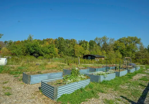 Fermette à vendre - 610 Rue Carey, Sainte-Sophie, J5J 1P9