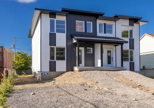 Two or more stories for sale - 685 Av. Anne-Hébert, Les Rivieres, G1P2B1