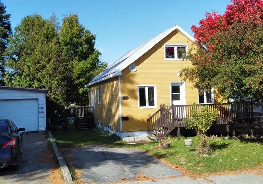 Two or more stories for sale - 245 12e Rue, Amos, J9P3G9