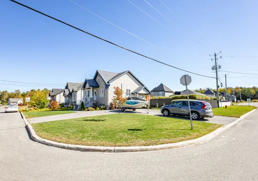 Maison à étages à vendre - 141 Rue des Bois (141-141A), Sainte-Sophie, J5J0E2