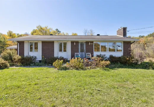 Bungalow à vendre - 499 Ch. Riverside, Wakefield, J0X3G0