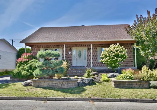 Bungalow for sale - 735 Rue Caron, Granby, J2J1M7