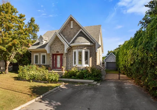Two or more stories for sale - 1932 Rue Notre-Dame, Lavaltrie, J5T1N2