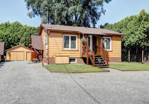 Two or more stories for sale - 1268 Rg du Bord-de-l'Eau, Massueville, J0G1K0