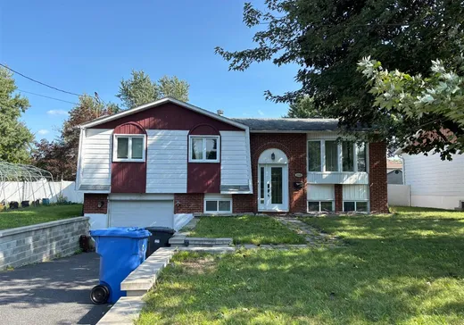 Bungalow for sale - 3545 Rue Howard, St-Hubert, J3Y4Z8