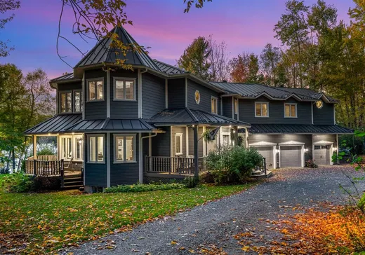 Two or more stories for sale - 40 Ch. McDougall, Magog, J0B2C0