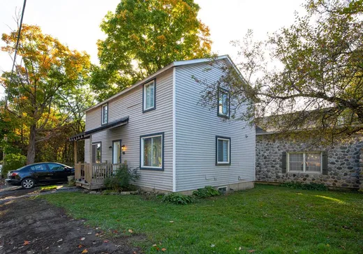 Un étage et demi à vendre - 2A Rue Saxe-Cornell, Stanbridge East, J0J2H0