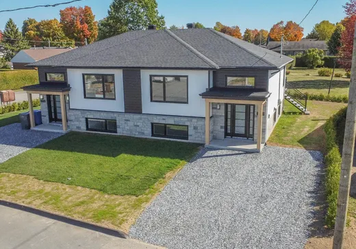 Two or more stories for sale - 230 Av. des Bouleaux, Sainte-Marie, G6E0J3