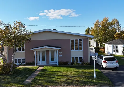 Maison à vendre - 235 Rue Gallant, Sept-Îles, G4R 3V2