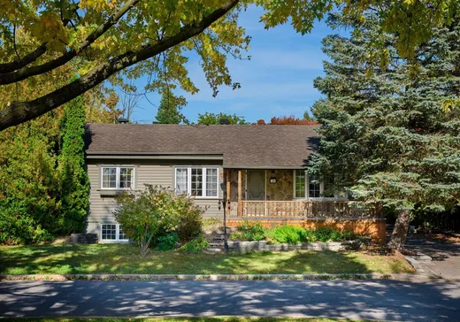 Two or more stories for sale - 24 Tsse Fonrouge, Chambly, J3L4P5