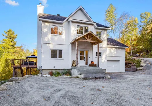 Two or more stories for sale - 49 Ch. des Ancolies, Ste-Anne-Des-Lacs, J0R1B0