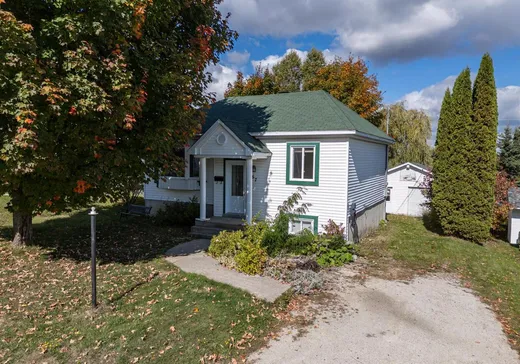 Bungalow à vendre - 967 Rue du Sieur-d'iberville, Sherbrooke, J1H6G8