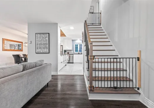 Maison à vendre - 205 Rue Cyr, Granby, J2G 9E5
