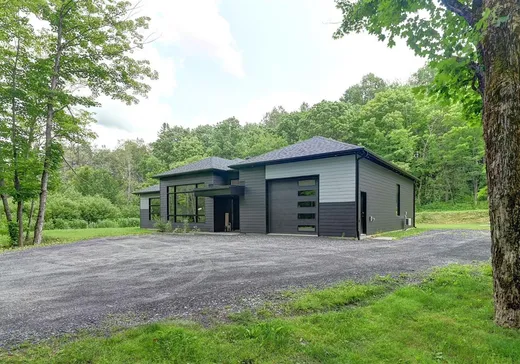 Maison à vendre - 180 Rue Principale, Eastman, J0E 1P0