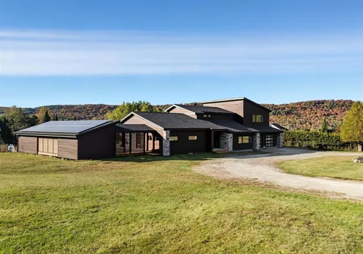 Maison à vendre - 9 Ch. du Sommet-Gardner, Magog, J0B 2C0