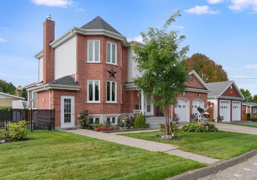 Maison à étages à vendre - 224 10e Avenue, Val des Sources, J1T3W3