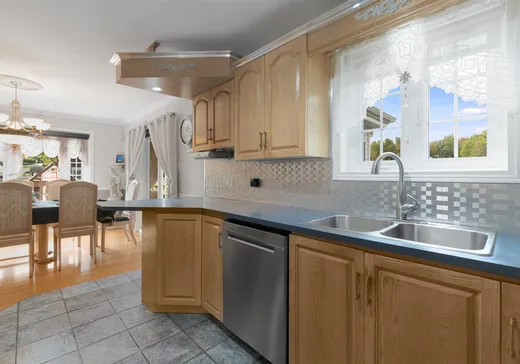 Maison à vendre - 224 10e Avenue, Val des Sources, J1T 3W3
