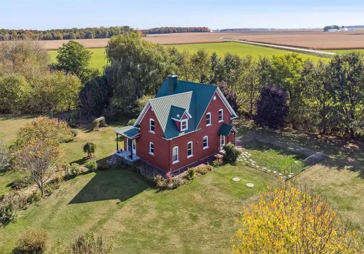 Two or more stories for sale - 825 Rg Ste-Hélène, Sainte-Hélène-de-Bagot, J0H1M0