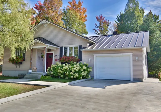 Maison à vendre - 855 Rue Tremblay, Acton Vale, J0H 1A0