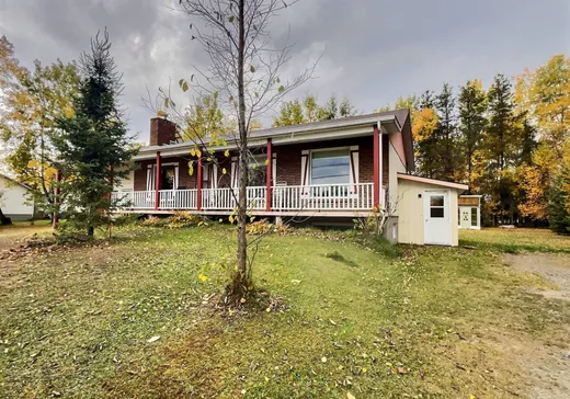 Two or more stories for sale - 313 Route de la Ferme, Amos, J9T3A2