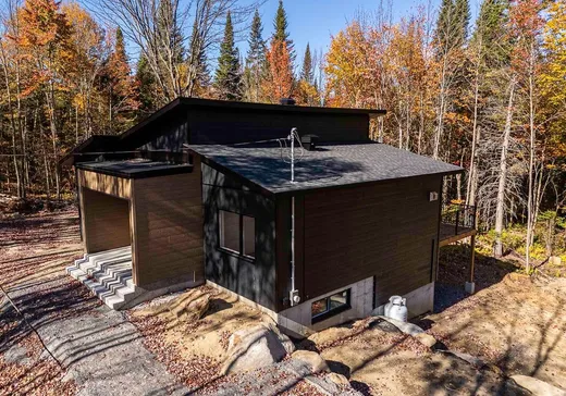 Bungalow à vendre - 1081 Ch. Domaine sur le Lac, Ste-Lucie, J0T2J0