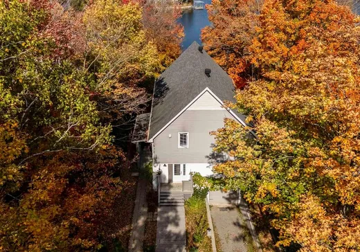 Maison à vendre - 1209 Ch. du Lac-Connelly, St-Hippolyte, J8A 2B9