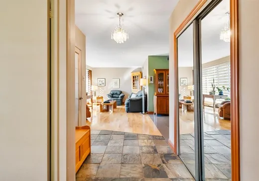 Maison à vendre - 725 Av. J.-J.-Joubert, Laval (Pont-Viau), H7G 4J2
