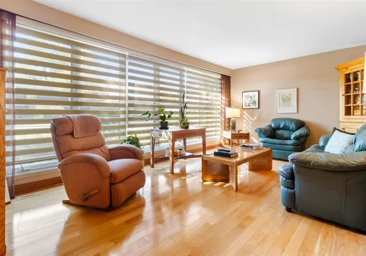Maison à vendre - 725 Av. J.-J.-Joubert, Laval (Pont-Viau), H7G 4J2