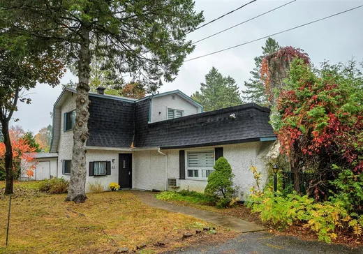 Two or more stories for sale - 82 Av. St-Joseph, Saint-Sauveur, J0R1R5