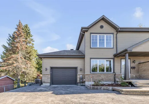 Maison à vendre - 215 Av. St-Michel, App. C, Beauport, G1C 1E9