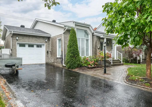 Maison à étages à vendre - 4856 Rue Philippe-Parizeau, St-Hubert, J3Y8V8