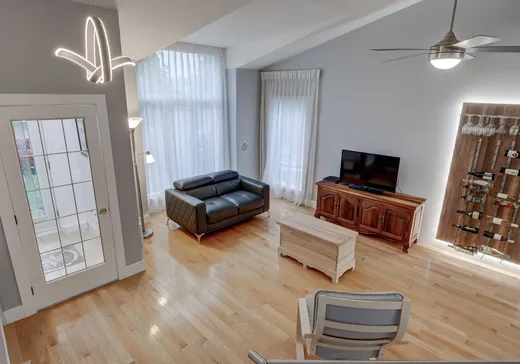 Maison à vendre - 4856 Rue Philippe-Parizeau, St-Hubert, J3Y 8V8