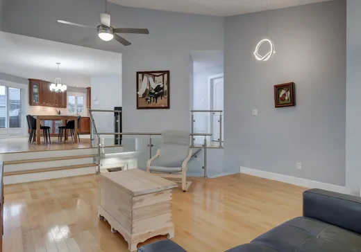 Maison à vendre - 4856 Rue Philippe-Parizeau, St-Hubert, J3Y 8V8