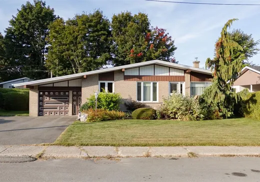 Bungalow à vendre - 1901 Av. du Collège, Plessisville, G6L2A3
