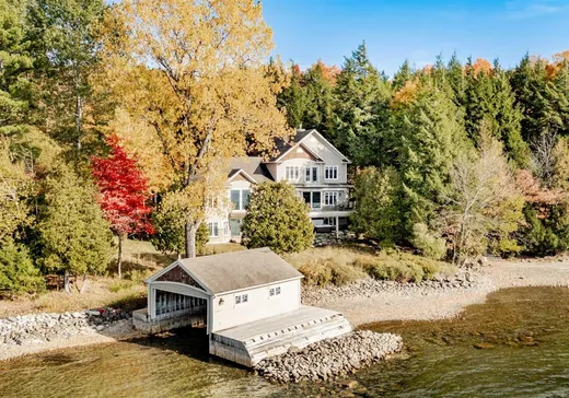 Un étage et demi à vendre - 2373 Ch. de la Pointe-Drummond, Magog, J1X7W5