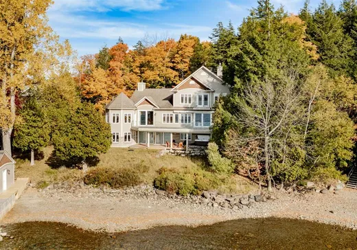 Maison à vendre - 2373 Ch. de la Pointe-Drummond, Magog, J1X 7W5