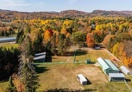 House for sale - 385 Ch. de la Rivière, Saint-Sauveur, J0R 1K0