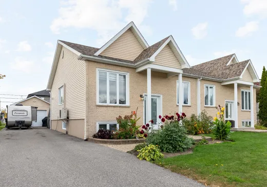 Two or more stories for sale - 71 Rue Dumouchel, Salaberry-de-Valleyfield, J6T6M3