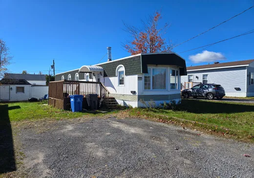 Maison à étages à vendre - 1960 Route de l'Aéroport, Ville de Québec, G2G1S5