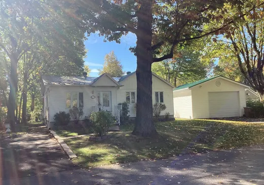 Maison à étages à vendre - 197 35e Rue O., Venise en Quebec, J0J2K0